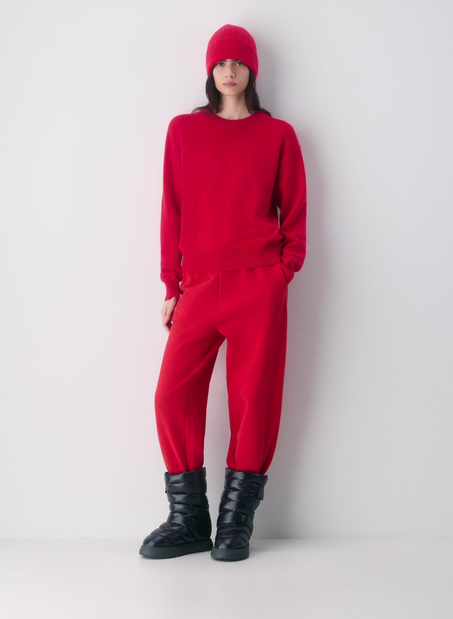 Essential Cashmere Relaxed Crew Sweater