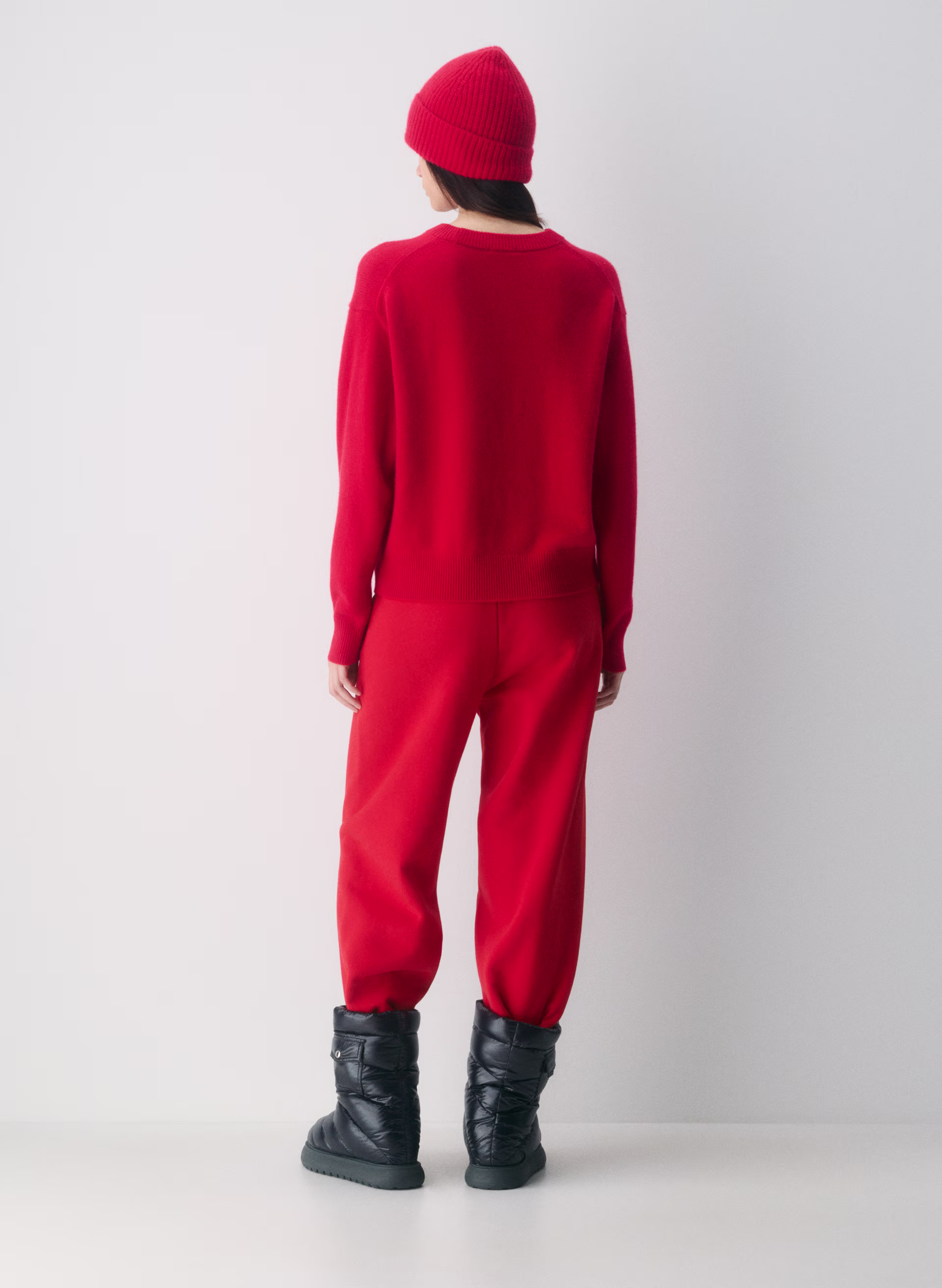 Essential Cashmere Relaxed Crew Sweater