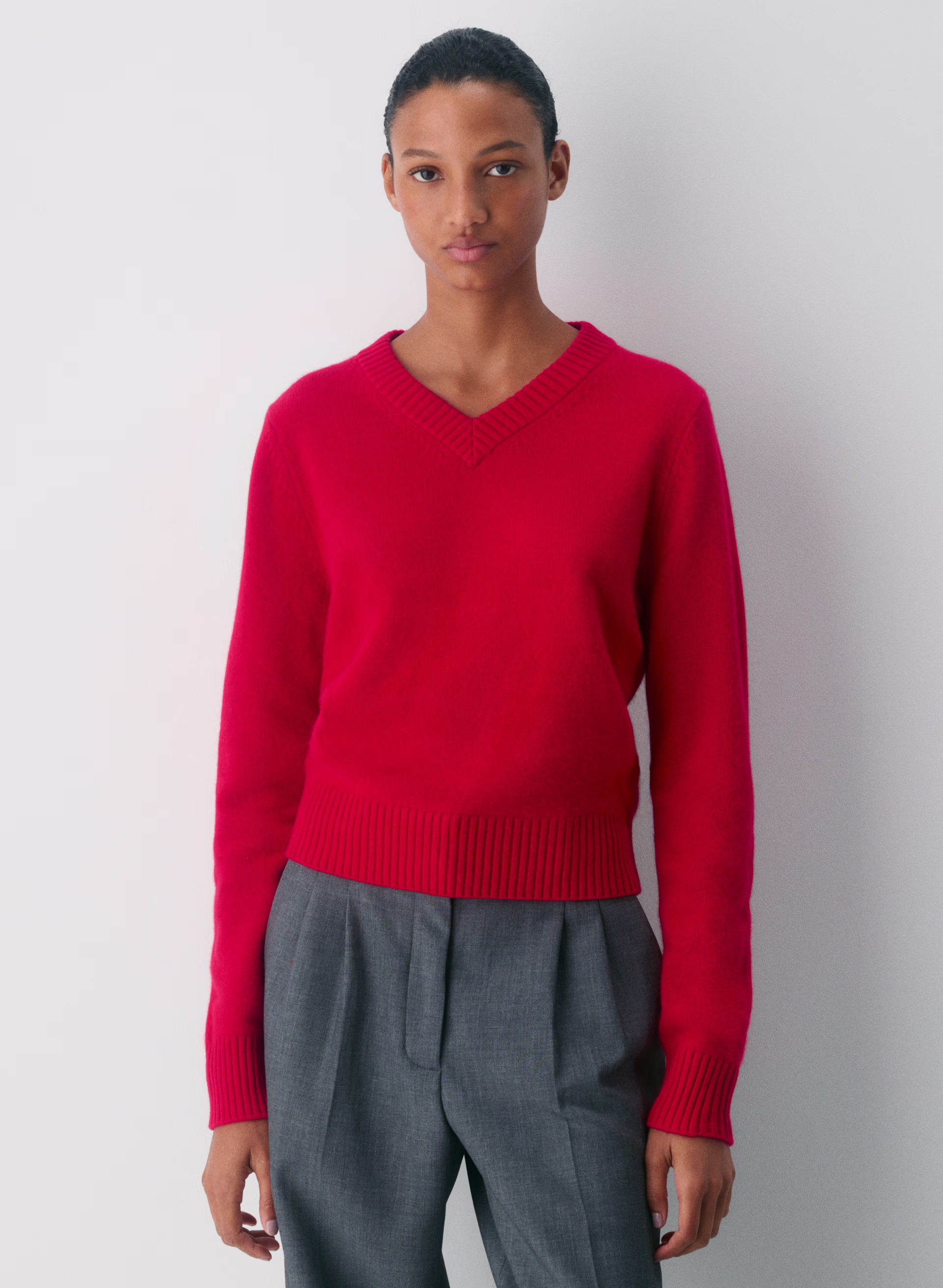 Essential Cashmere V-neck Sweater