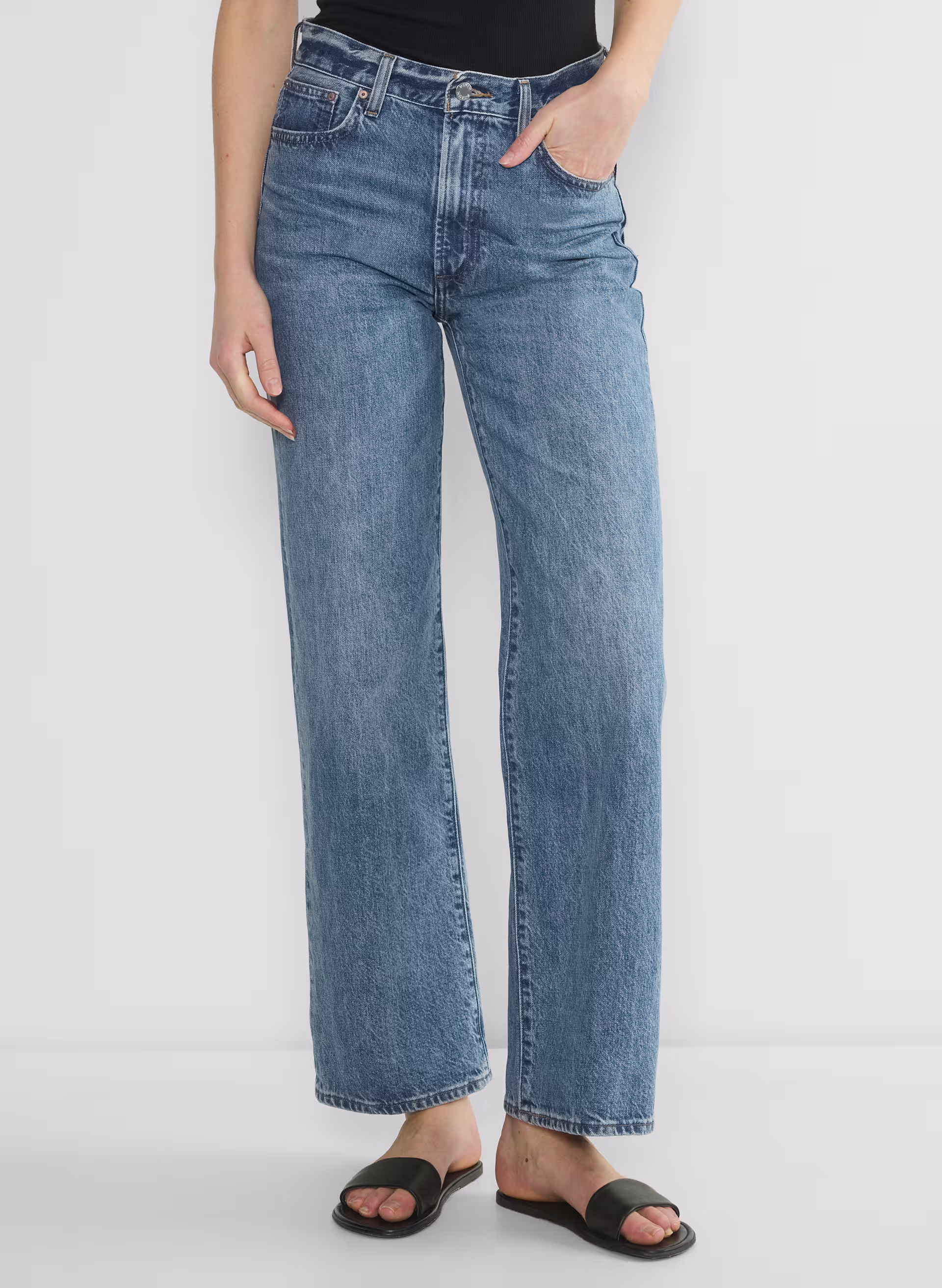 The Farrah Hi-rise Wide Jean
