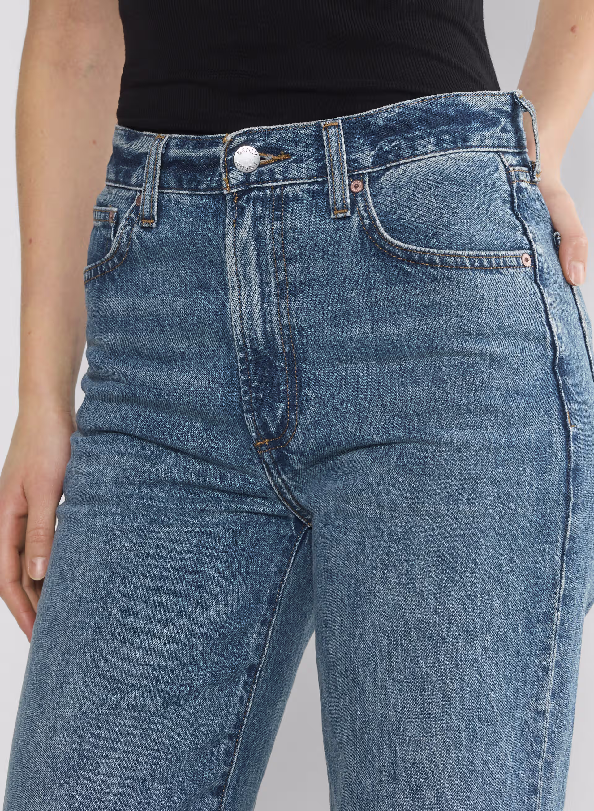 The Farrah Hi-rise Wide Jean