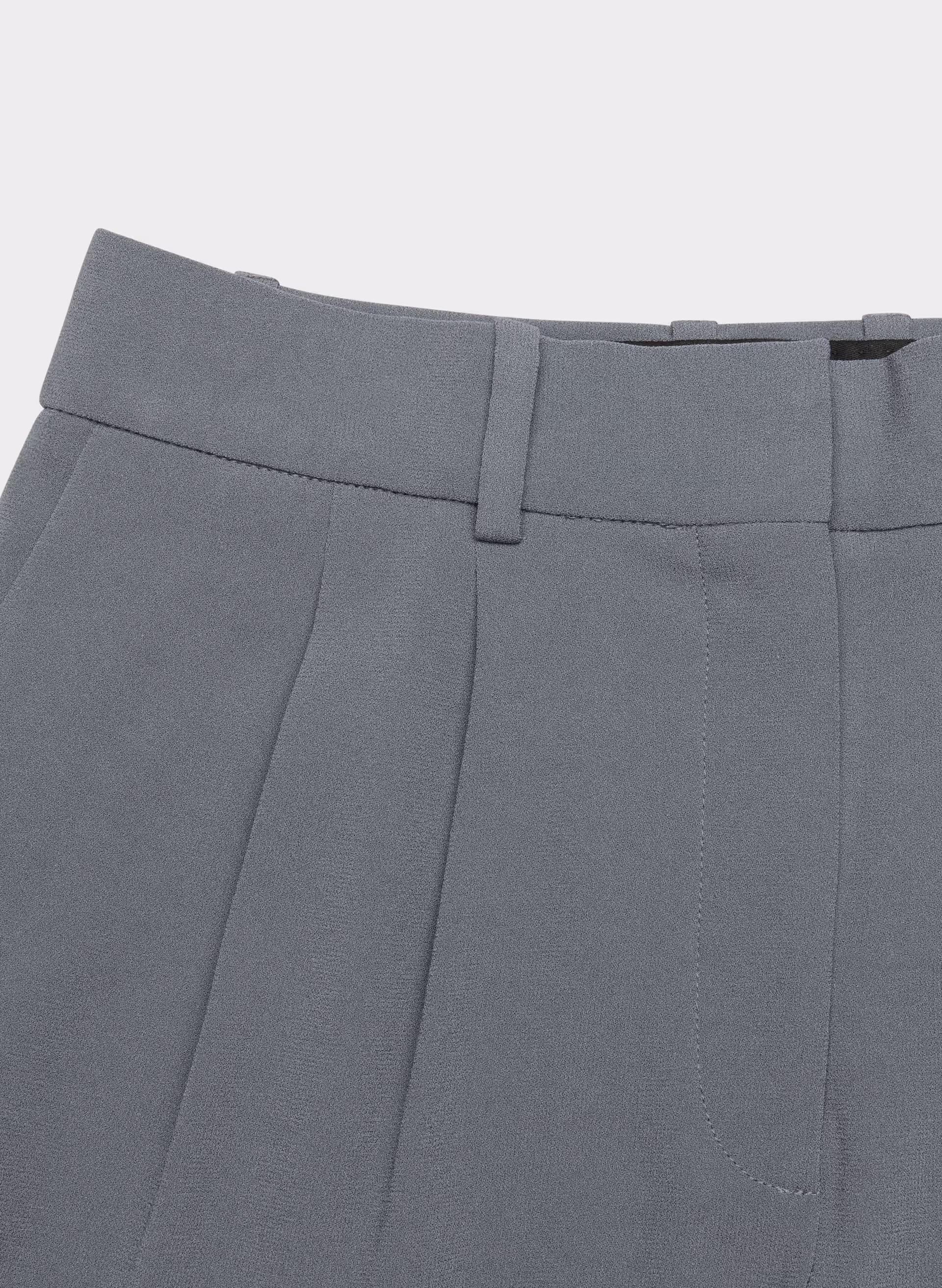 Pleated Mid-thigh Short