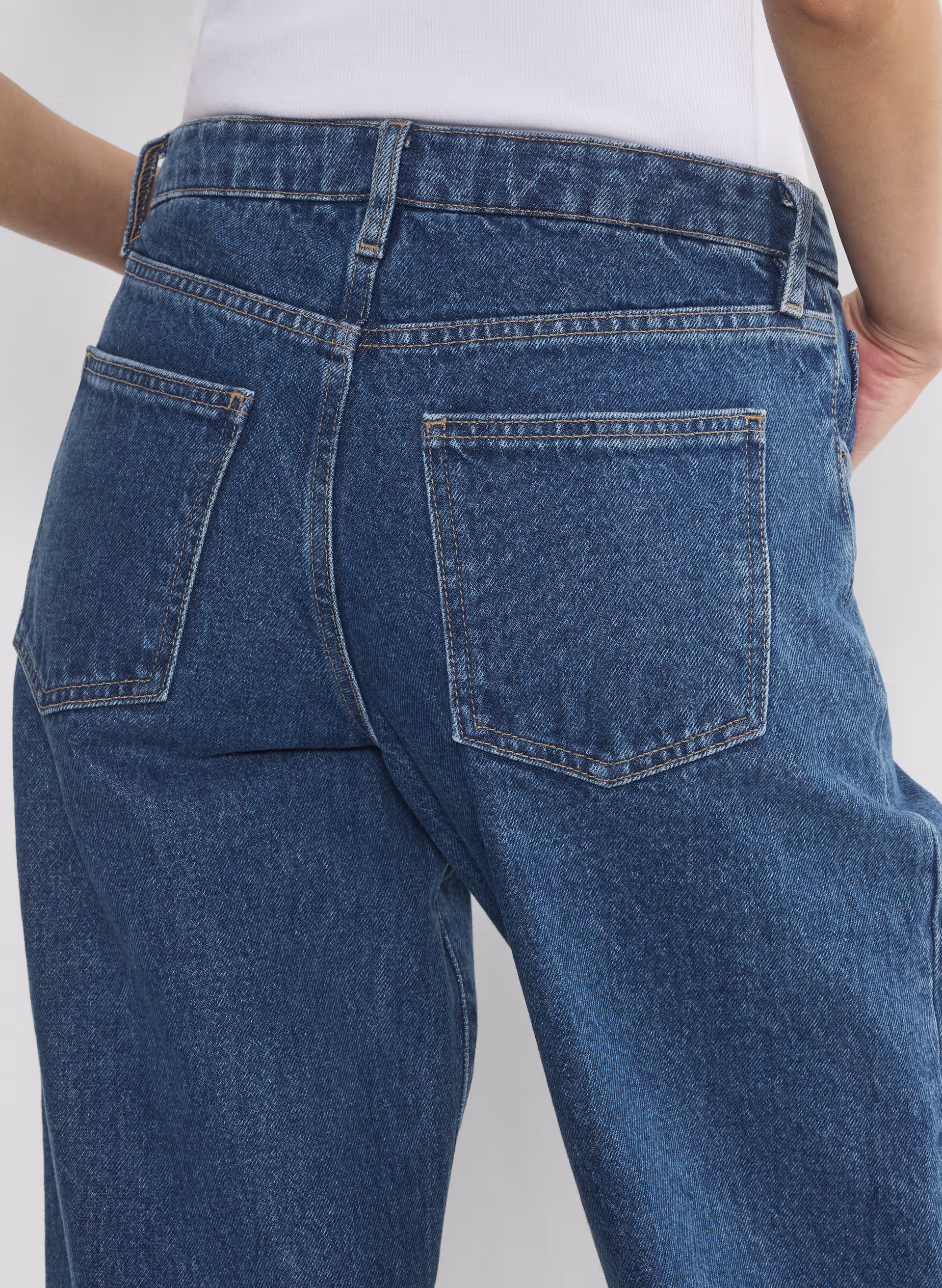 Kai Relaxed Mid-rise Barrel Jean