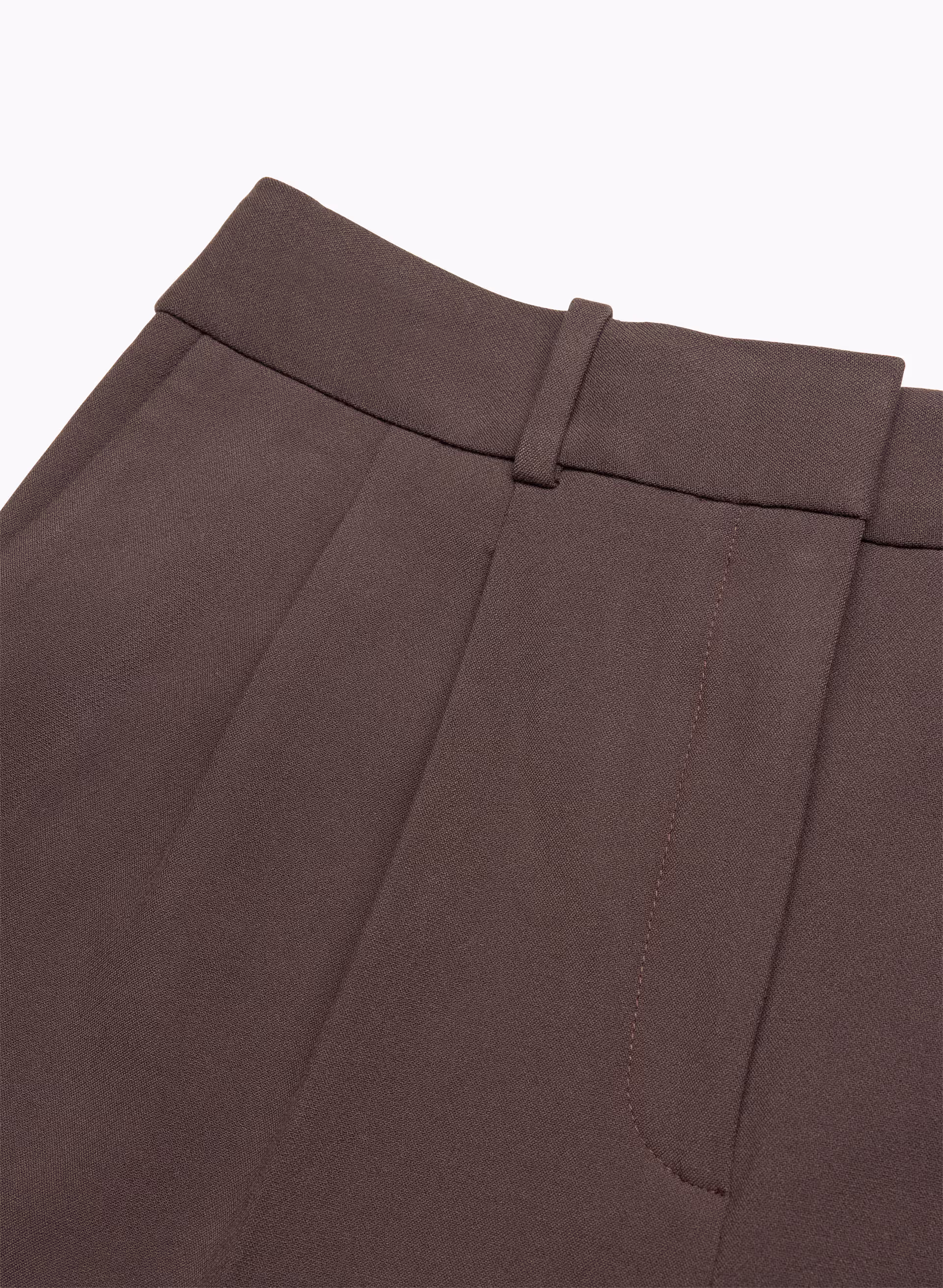 Pleated Mid-thigh Short