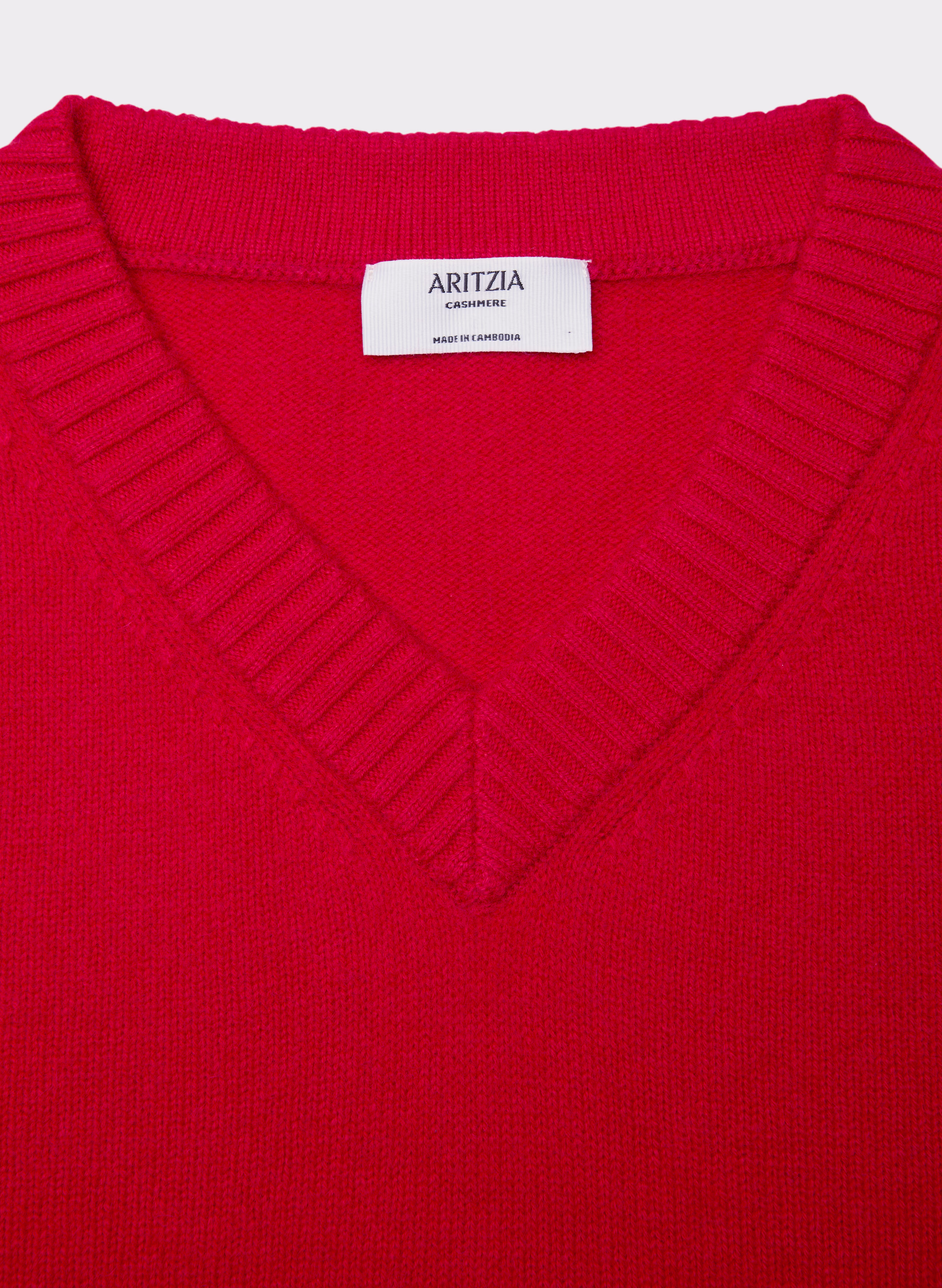 Essential Cashmere V-neck Sweater