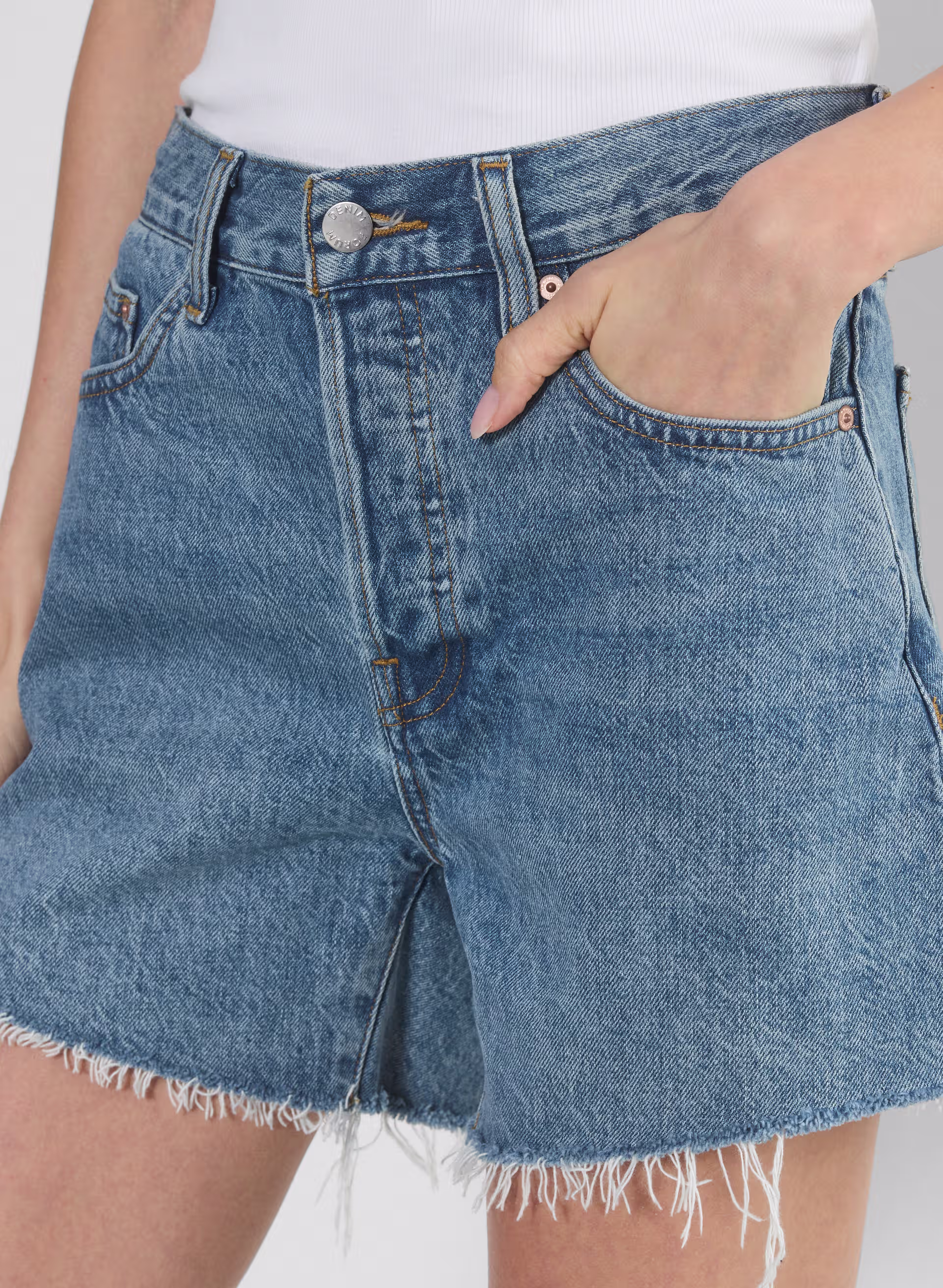 Denim Forum The Ex Boyfriend Mid Thigh Short