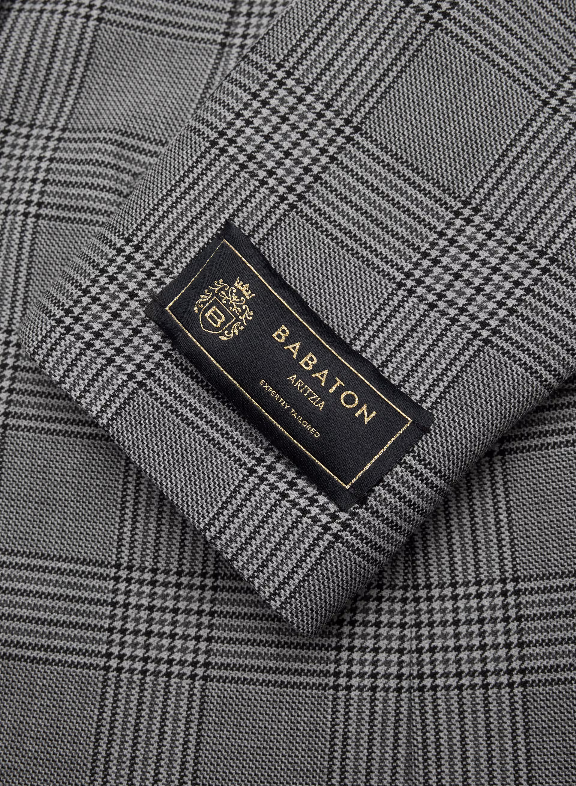 Standout Blazer - (Re)ssential