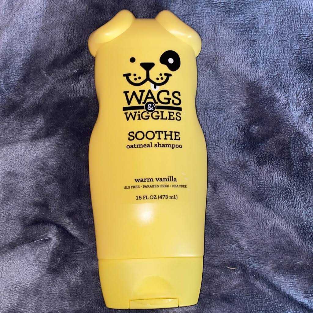 Wags & Wiggles Soothe Oatmeal Shampoo - Pet Supplies online store