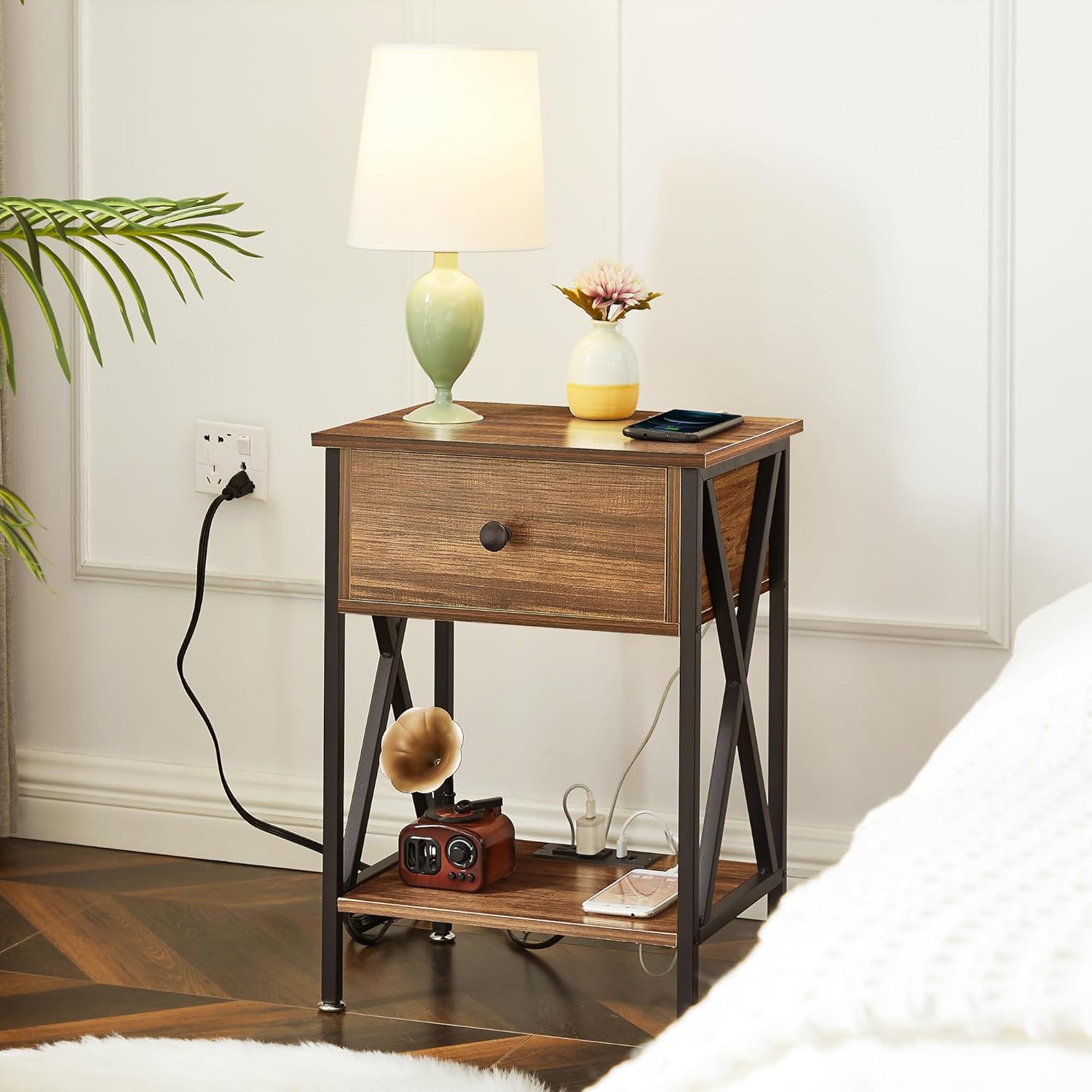VECELO Nightstands, Modern Bedside End Tables with Charging Station & Drawers & USB Ports, Night Stand for Bedroom Living Room, 1 Pack (with Outlets), Retro Brown/1pcs