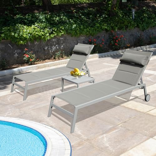 Domi Outdoor Patio Chaise Lounge Set of 3, Aluminum Pool Lounge Chairs with Side Table and Wheels, Textilene Padded Adjustable Recliner All Weather for Poolside, Beach, Yard, Balcony (Khaki)