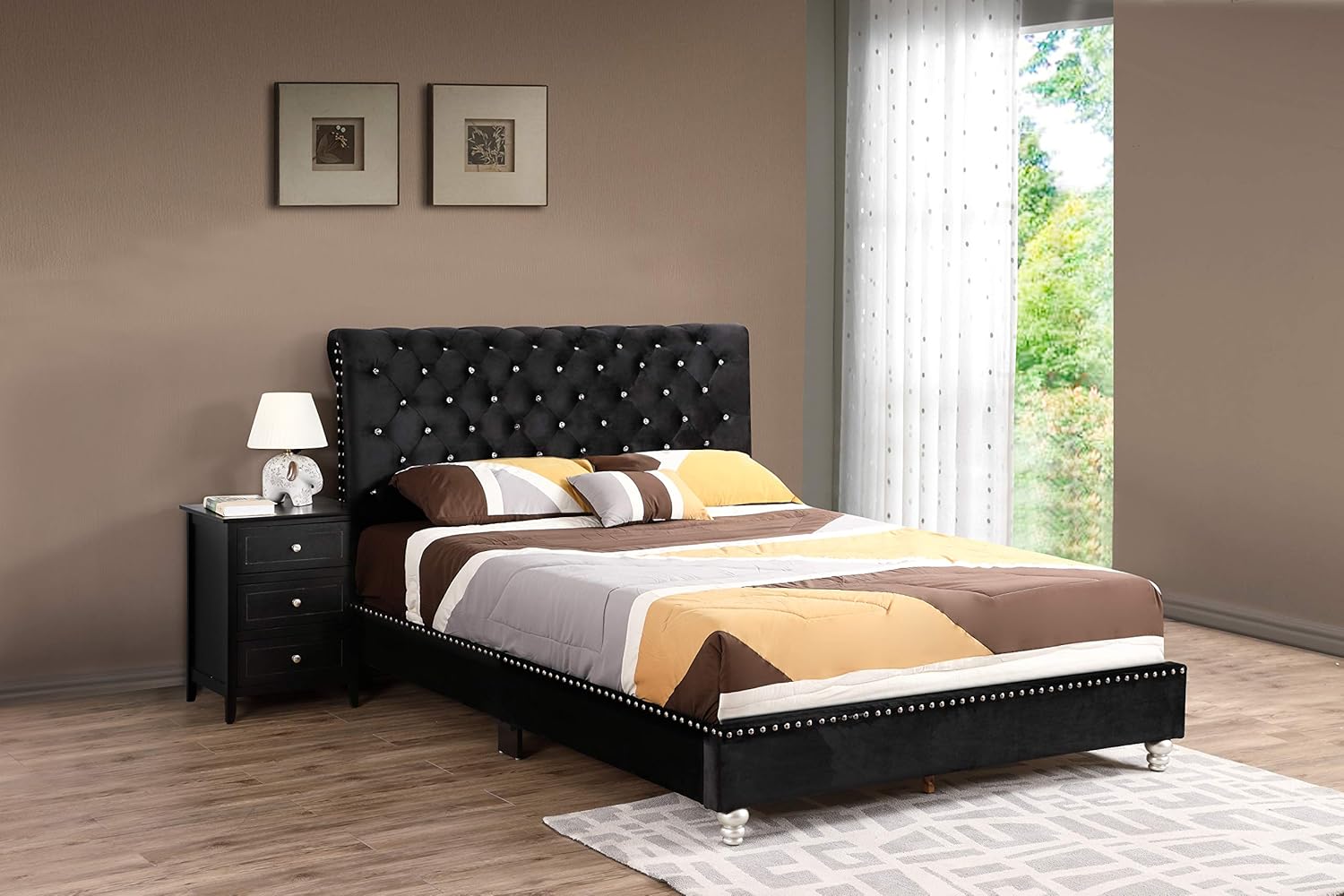 Glory Furniture Maxx Velvet Upholstered Full Bed in Black