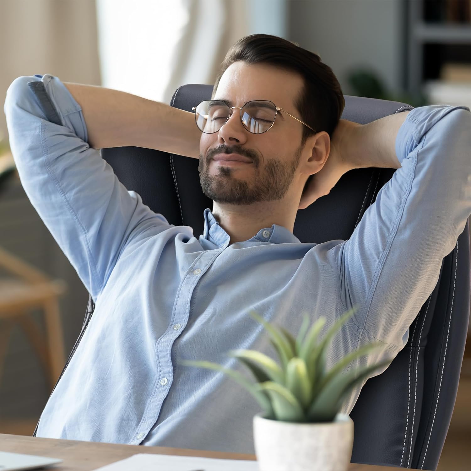 Big and Tall Office Chair,High Back Executive Office Chair with Flip-up Armrest,PU Leather Ergonomic Office Chair with Back Lumbar Support,Swivel Rolling Desk Chair with Wheels(Black)