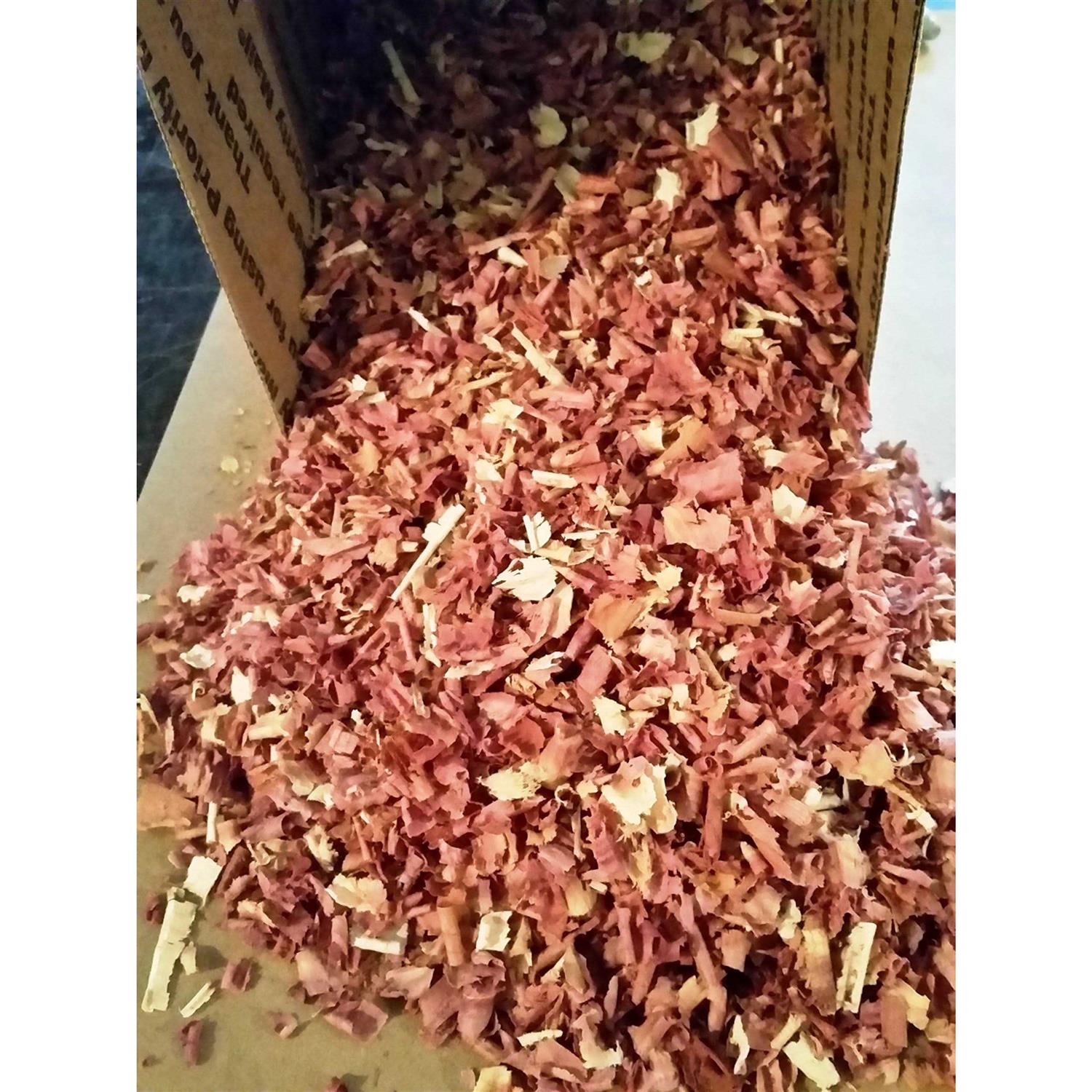 Amish Aromatic Cedar Wood shavings. 100% All Natural. Large full box of shavings / curls. Made right here in the USA! - Pet Supplies online store