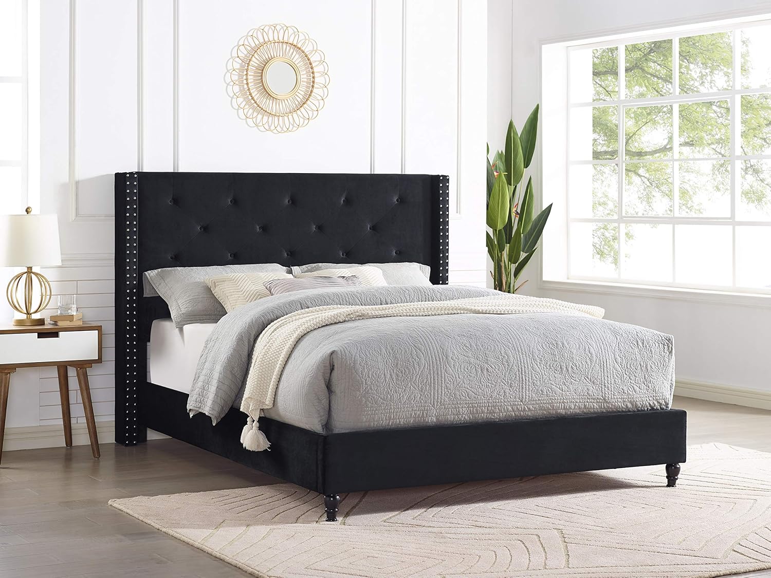Best Master Furniture Vera Tufted Velour Platform Bed, California King, Velvet Black