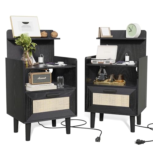 Nightstand with Charging Station, Small Bedside Table, Rattan Nightstand Set of 2, End Table with Solid Wood Legs, Modern Night Stand, for Living Room, Bedroom (Black-1)