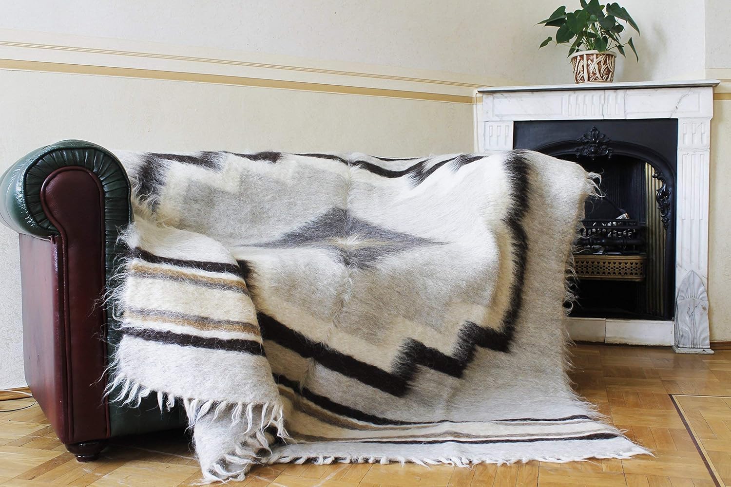 White gray Wool Throw Blanket, Fuzzy plaid for living room, Boho sofa bedspread Thick weighted Cover Pattern Geometric Heavy Bed Coverlet, Handmade Kilim fluffy Hand Woven Aztec modern flokati