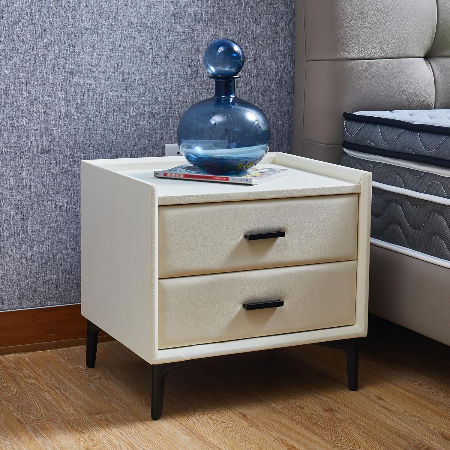 Nightstand, Modern Nightstand with 2 Drawers, Night Stand with PU Leather and Hardware Legs, End Table, Bedside Cabinet for Living Room/Bedroom (Beige)