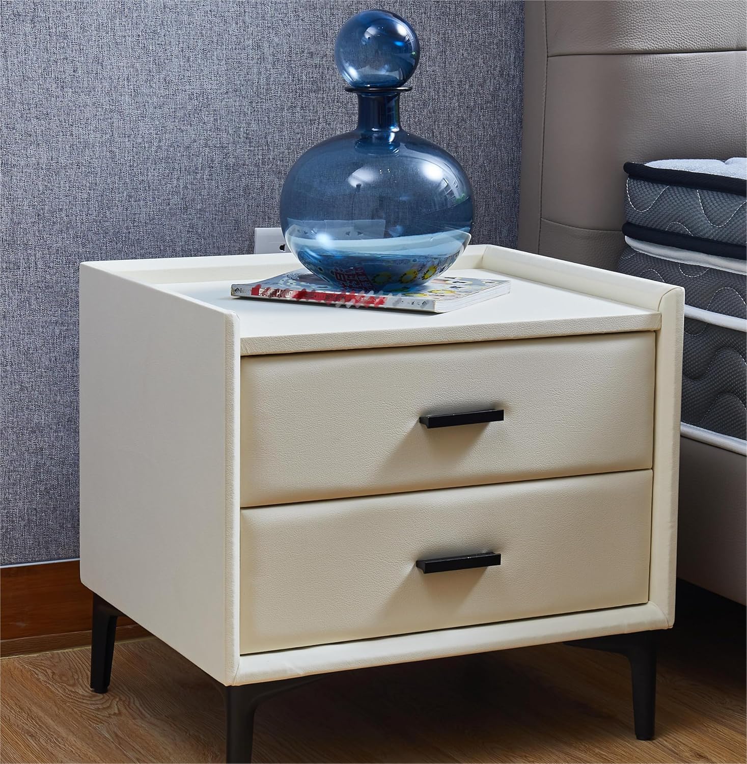 Nightstand, Modern Nightstand with 2 Drawers, Night Stand with PU Leather and Hardware Legs, End Table, Bedside Cabinet for Living Room/Bedroom (Beige)