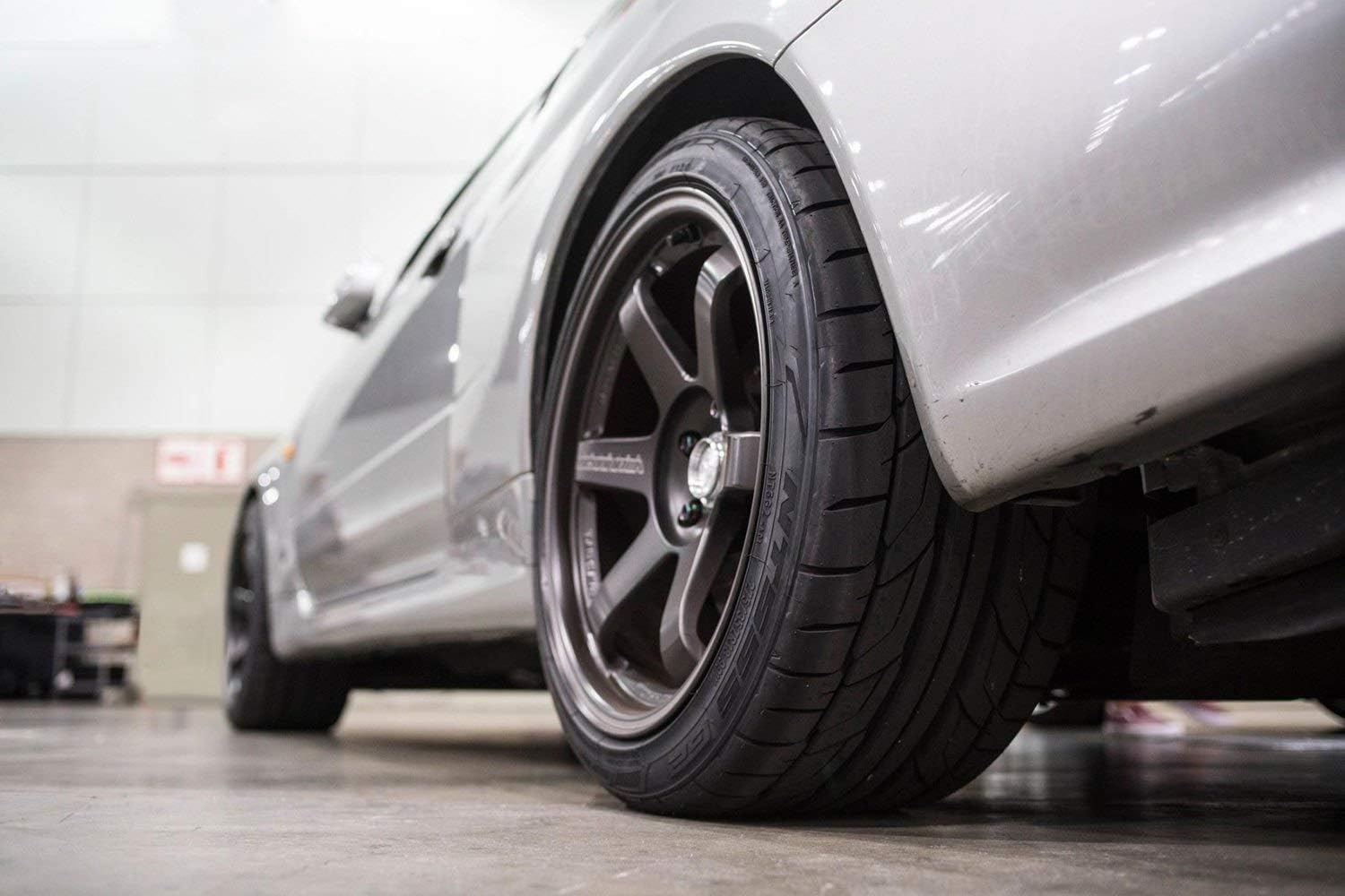 Nitto NT555 G2 Performance Radial Tire - 235/40ZR18 95W