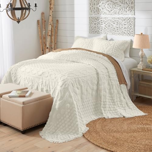 BrylaneHome Bedding Lightweight All Season Georgia Chenille Bedspread Ultra-Soft 100% Cotton with Medallion Pattern - King, Ivory