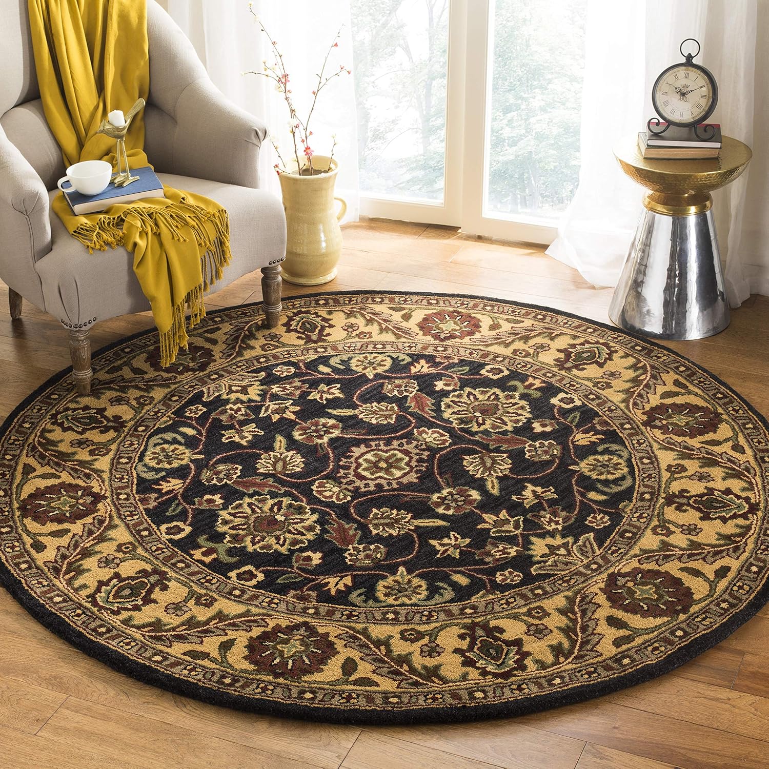 SAFAVIEH Golden Jaipur Collection Area Rug - 8' Round, Black & Gold, Handmade Traditional Wool, Ideal for High Traffic Areas in Living Room, Bedroom (GJ250D)
