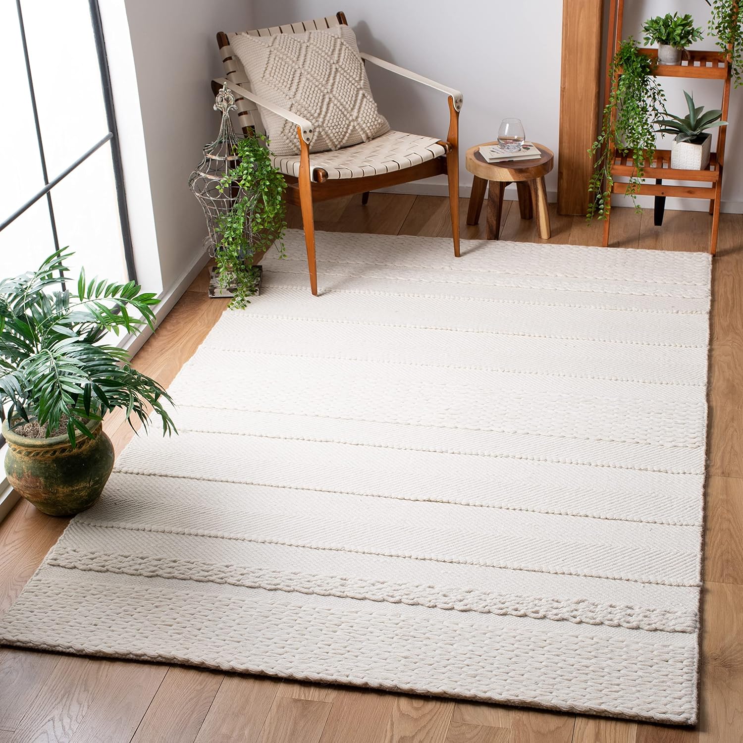 SAFAVIEH Natura Collection Accent Rug - 3' x 5', Natural, Handmade Wool, Ideal for High Traffic Areas in Entryway, Living Room, Bedroom (NAT215A)