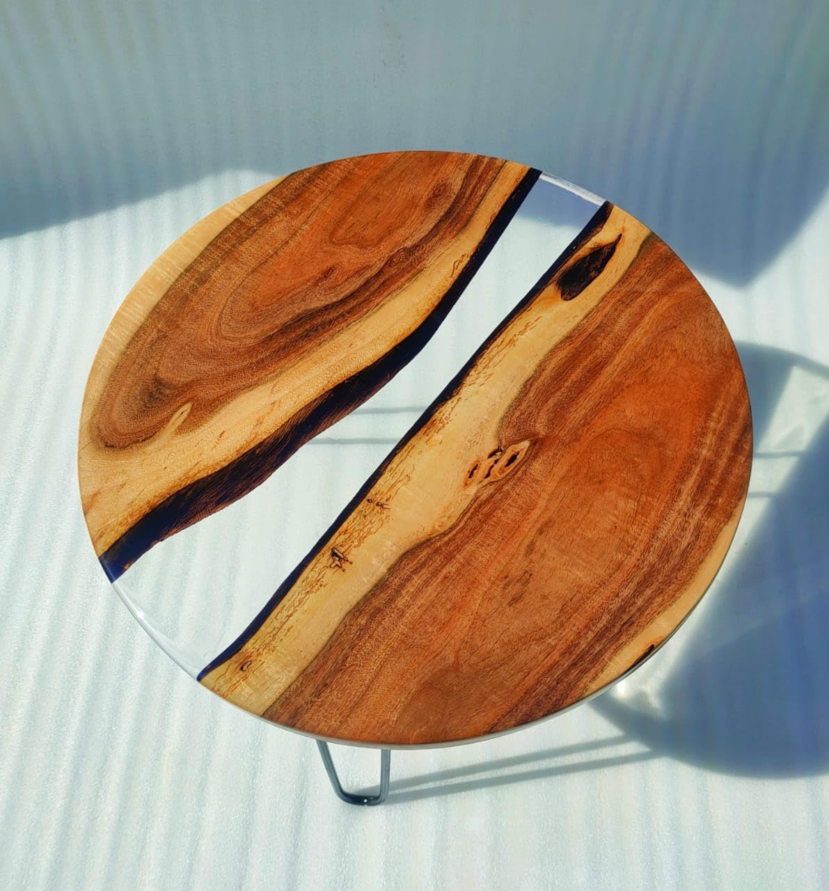 NAV KONST Crystal Clear epoxy Resin Solid Wood Coffee end Table (Diameter 22 inches, Height 18 inches) for Dining Living Room