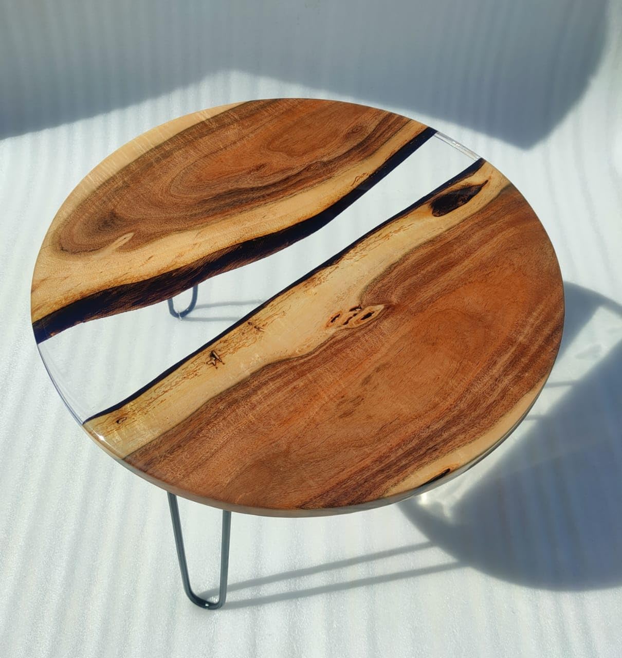 NAV KONST Crystal Clear epoxy Resin Solid Wood Coffee end Table (Diameter 22 inches, Height 18 inches) for Dining Living Room