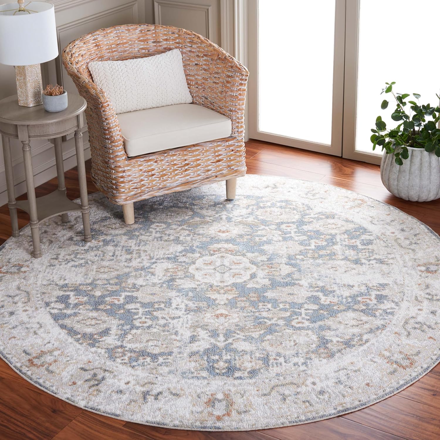 SAFAVIEH Baltimore Collection Area Rug - 6'7