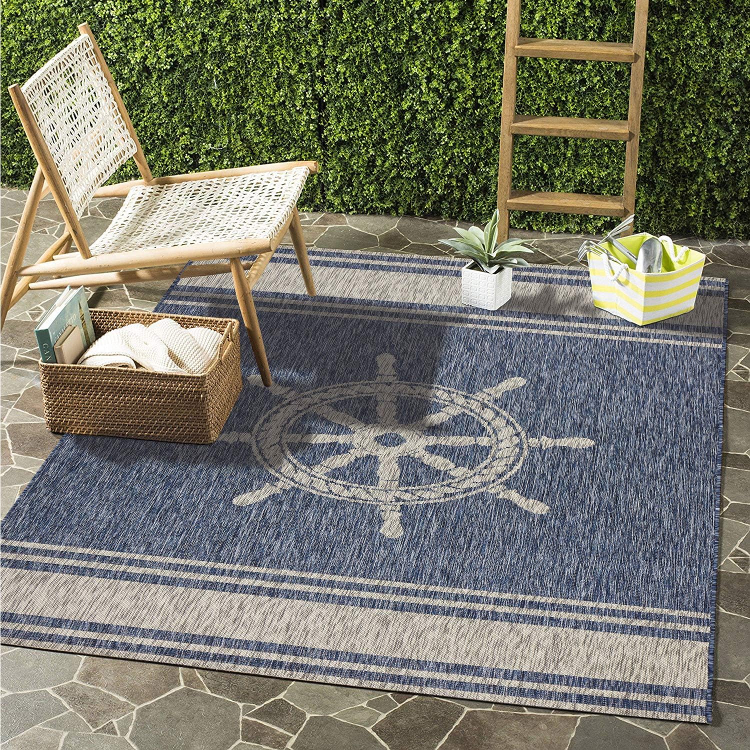 LR Home Captiva Nautical Helm Indoor/Outdoor Area Rug, 7'9