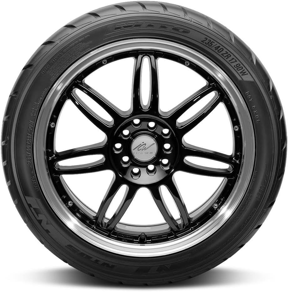 Nitto NT05 235/40R17 90W