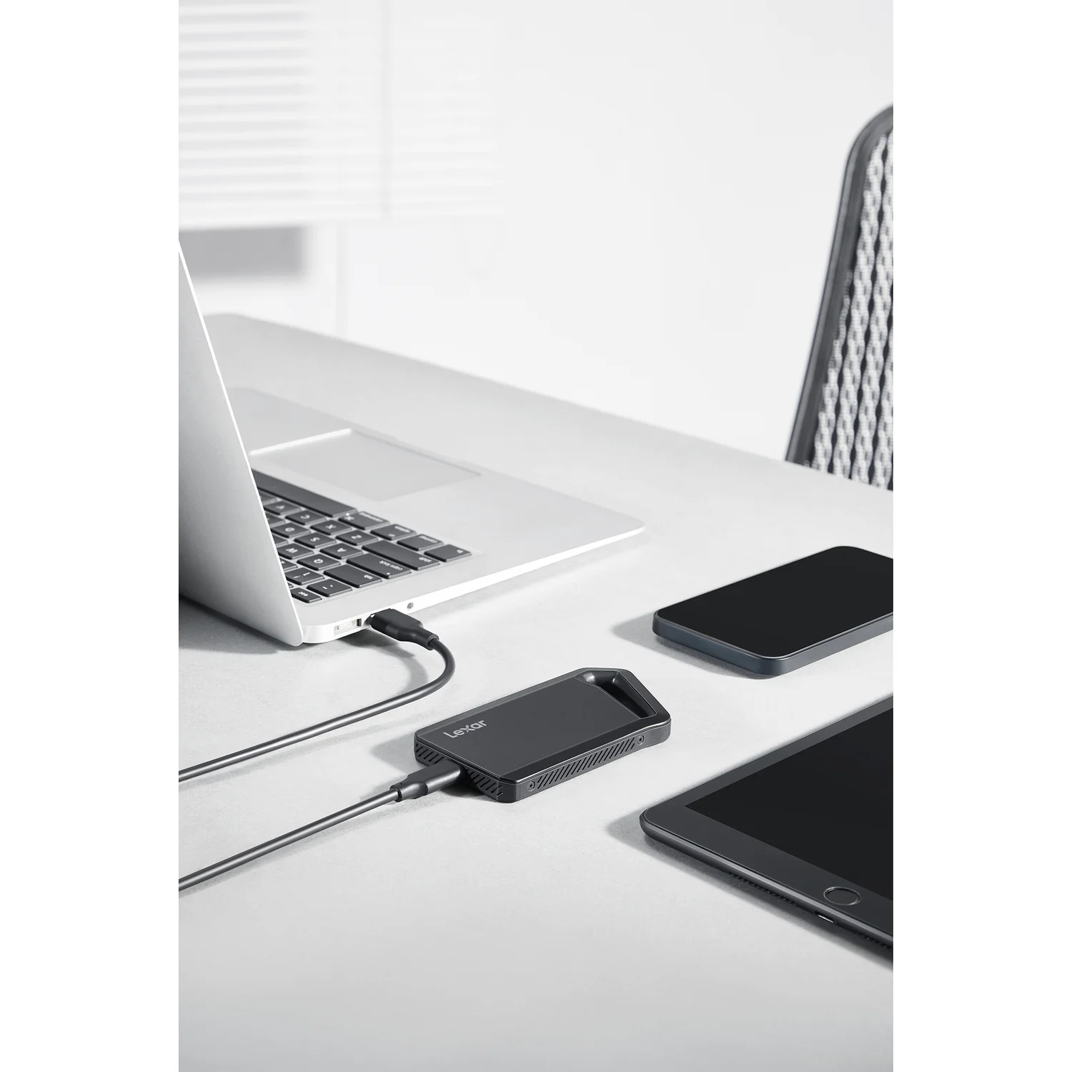 Lexar Professional SL600 USB 3.2 Portable SSD (2 TB) LSL600X002T-RNBNG