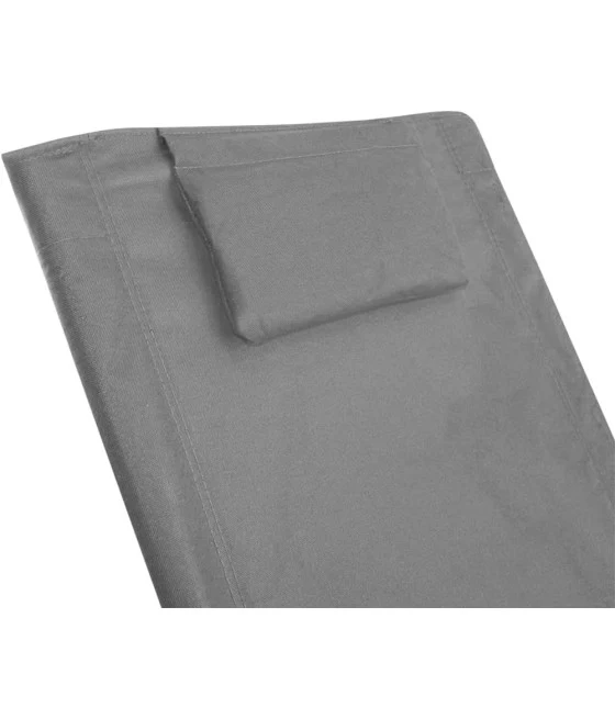 Tragbarer, zusammenklappbarer, grauer Strandstuhl mit Kopfteil und Kissen