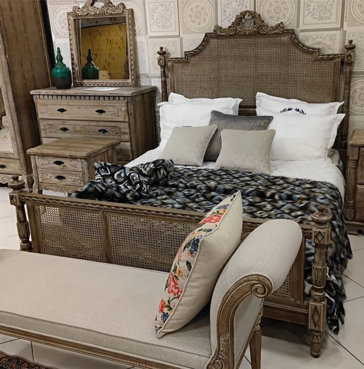 Pompöös by Luxus Barock Sitzbank Provence Grau / Braun 170 cm - Designed by Harald Glööckler