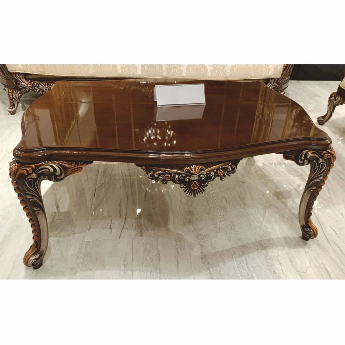 Luxus Barock Couchtisch Dunkelbraun / Grau / Bronze 119 cm - Barock Möbel