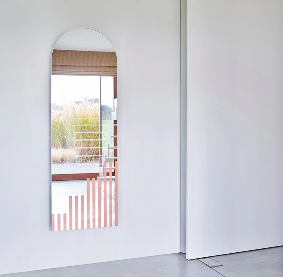 Designer Wandspiegel Hellrosa Streifen 50 x 1 x H. 150 cm - Wohnzimmer Spiegel - Schlafzimmer Spiegel - Garderoben Spiegel - Designer Möbel