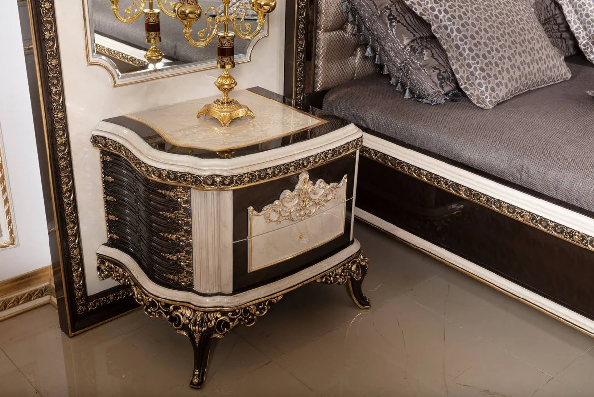 Luxus Barock Doppelbett und 2 Nachtkommoden