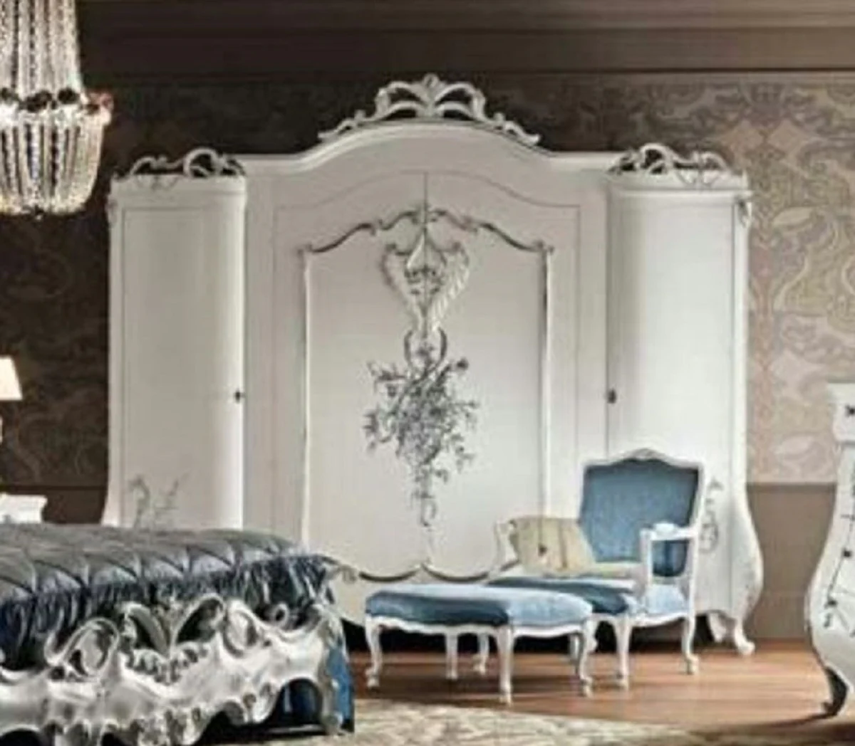 Luxus Barock Schlafzimmerschrank mit 4 Türen Weiß / Silber - Prunkvoller Massivholz Kleiderschrank im Barockstil - Barock Schlafzimmer Möbel - Luxus Qualität - Made in Italy