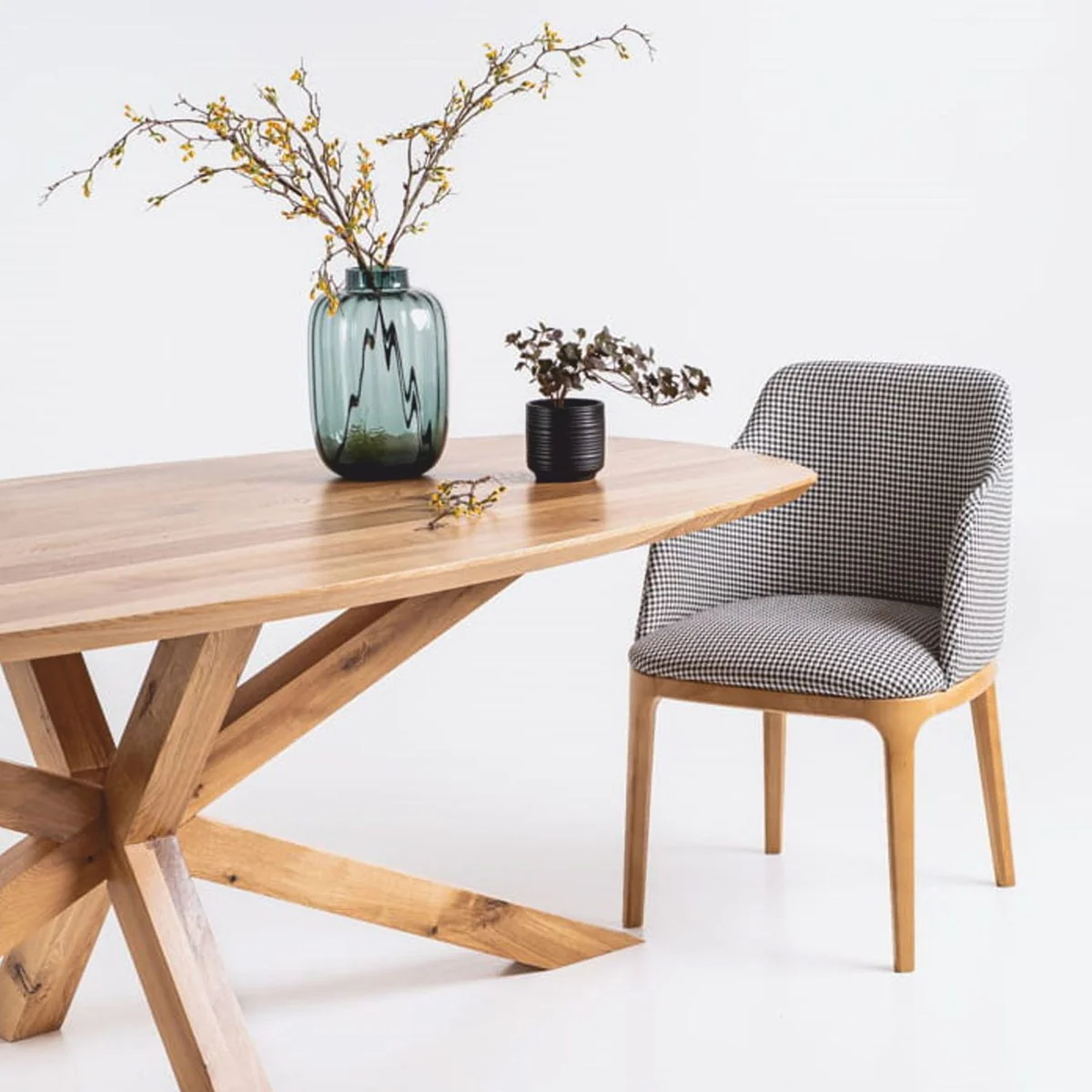 Luxus Esszimmer Set - 1 ausziehbarer Esstisch und 8 Stühle - Esszimmer Möbel