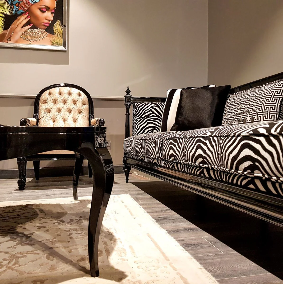 Luxus Barock Sofa Zebra / Schwarz - Handgefertigtes Wohnzimmer Sofa im Barockstil - Edle Barock Wohnzimmer Möbel