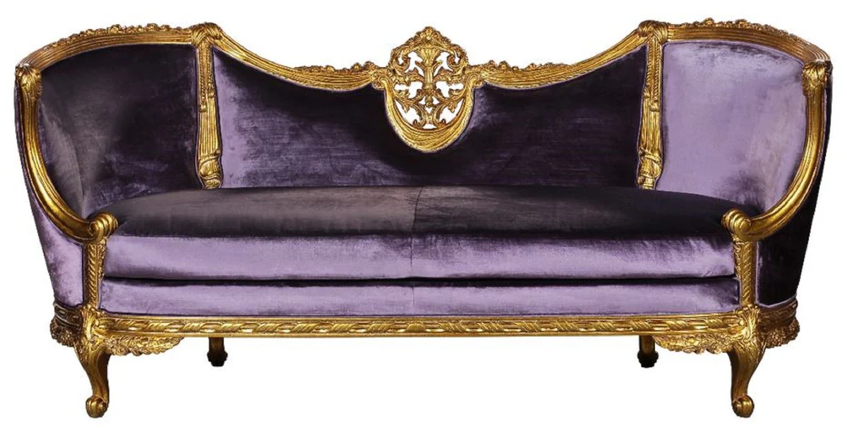 Luxus Barock Samt Sofa Lila / Gold - Edles Handgefertigtes Wohnzimmer Sofa im Barockstil - Prunkvolle Barock Wohnzimmer Möbel