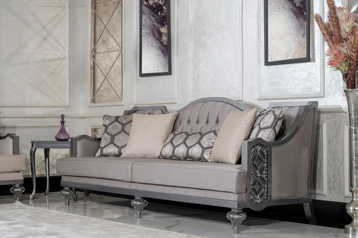 Luxus Barock Wohnzimmer Sofa Grau / Grau - Handgefertigtes Barockstil Sofa mit dekorativen Kissen - Luxus Wohnzimmer Möbel im Barockstil - Barock Möbel