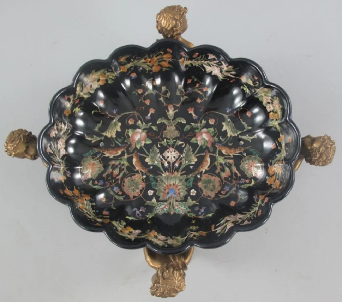 Jugendstil Porzellan Schale mit 4 dekorativen Engelsfiguren Schwarz / Mehrfarbig / Messingfarben 40 x 34 x H. 17 cm - Barock & Jugendstil Deko Accessoires