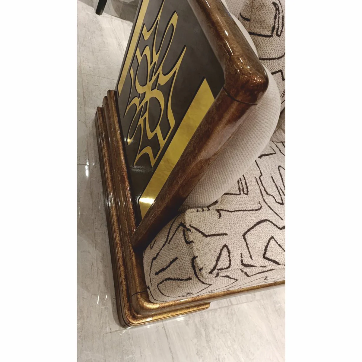 Luxus Art Deco Sofa Grau / Braun / Gold 238 cm - Wohnzimmer Möbel