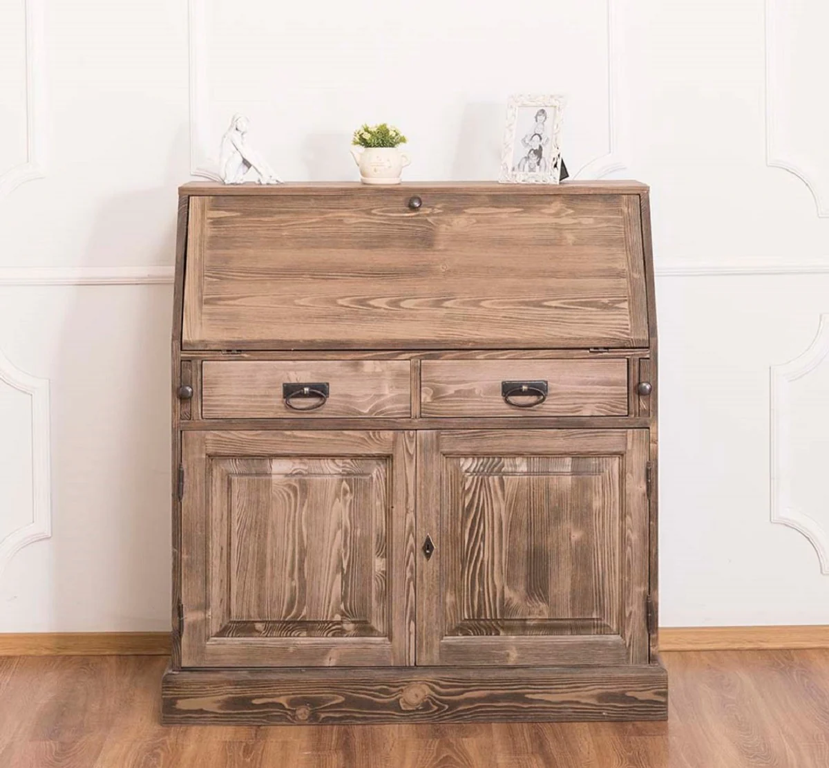 Landhausstil Schreibkommode mit 2 Türen und 8 Schubladen Braun 106 x 49 x H. 109 cm - Möbel im Landhausstil