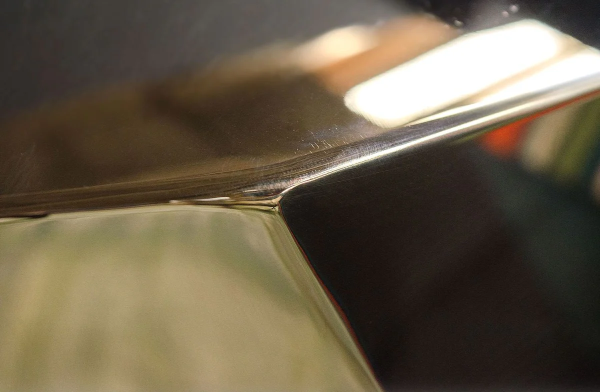 Designer Wohnzimmertisch / Beistelltisch Gold 89 x 90 x H. 45 cm - Designer Kollektion