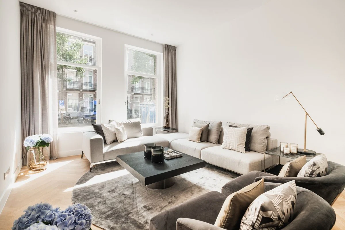 Luxus Sofa Grau / Silber 400 x 178 x H. 56 cm - Verstellbares Wohnzimmer Ecksofa - Luxus Wohnzimmer Möbel