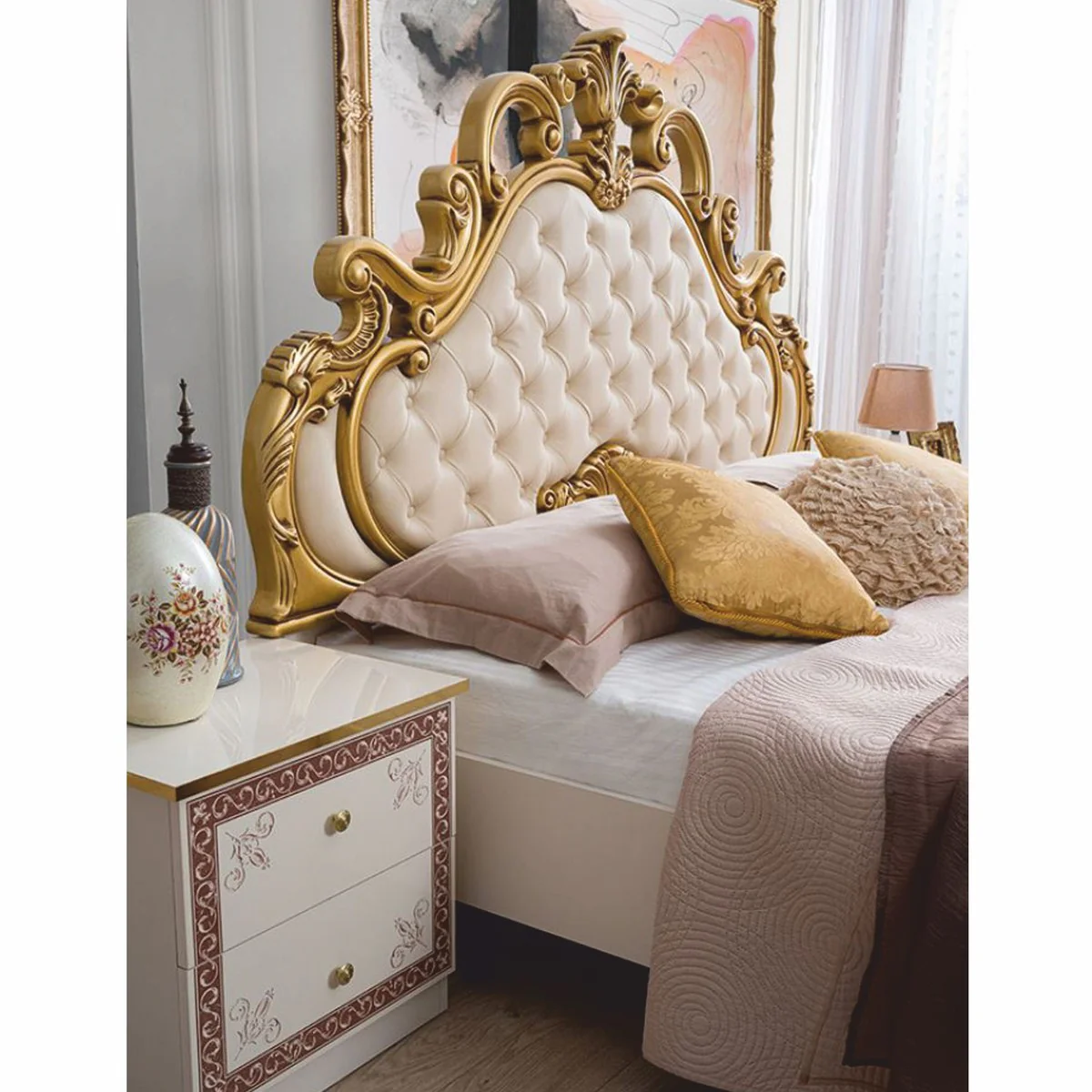 Luxus Barock Doppelbett Creme / Weiß / Braun / Gold - Barockstil Schlafzimmer Möbel