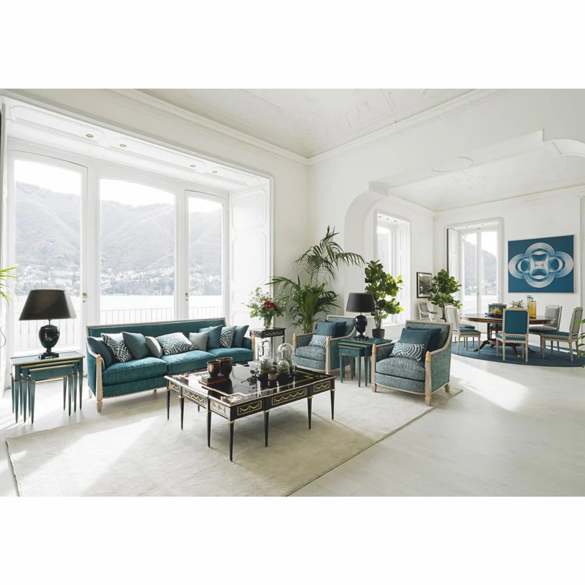 Luxus Barock Couchtisch mit Glasplatte Schwarz / Gold 127 cm - Made in Italy