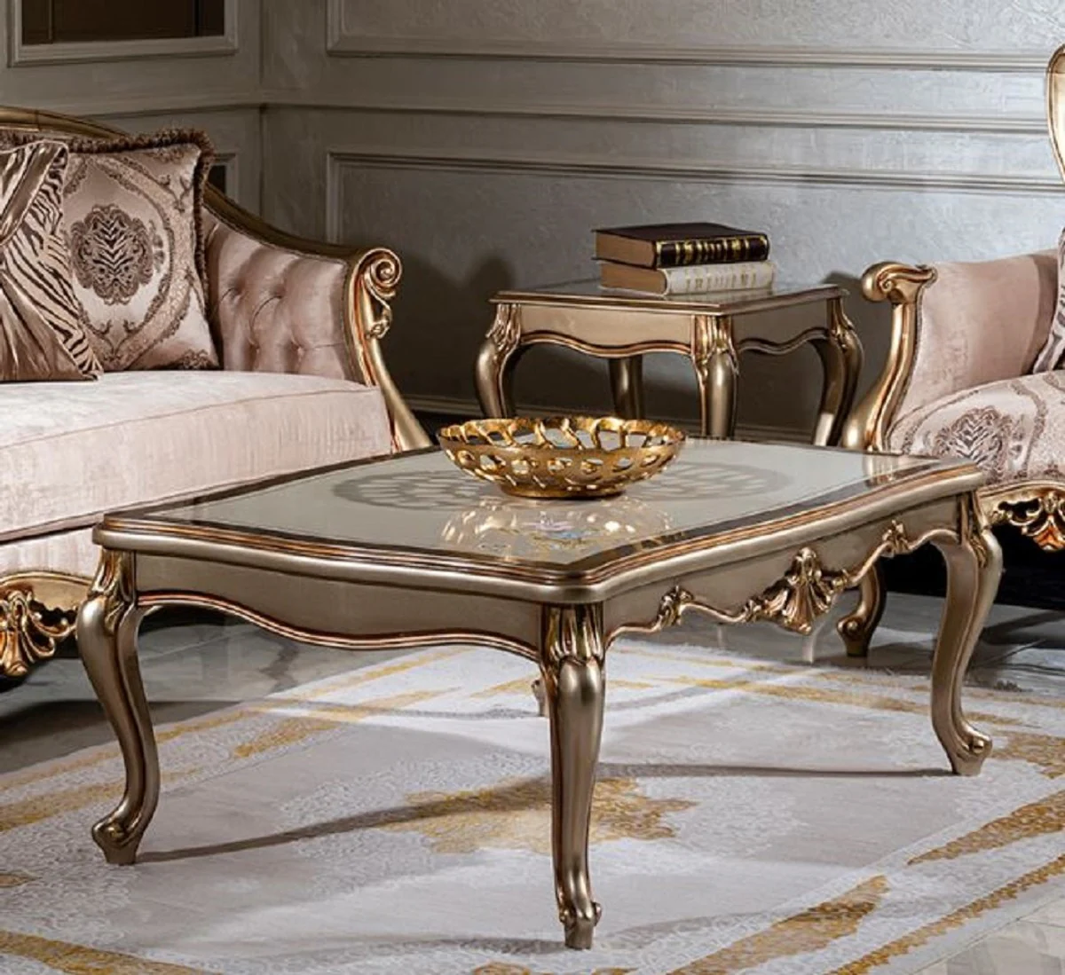 Luxus Barock Wohnzimmer Set Rosa / Gold - 2 Sofas & 2 Sessel & 1 Couchtisch - Handgefertigte Wohnzimmer Möbel im Barockstil - Edel & Prunkvoll